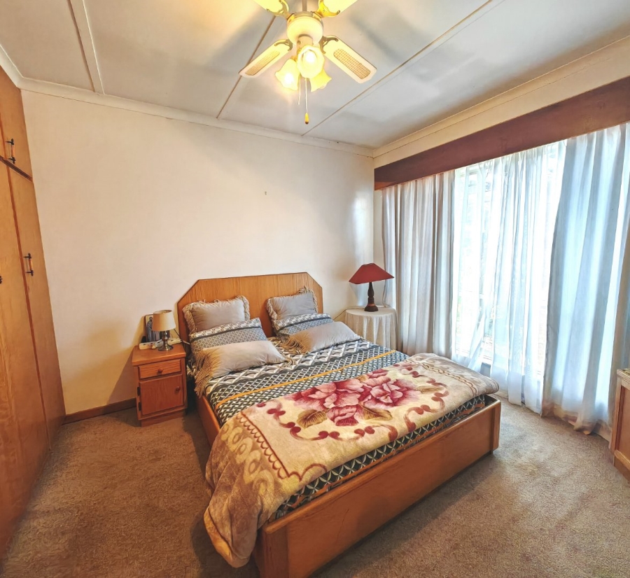 6 Bedroom Property for Sale in Heuwelsig Free State